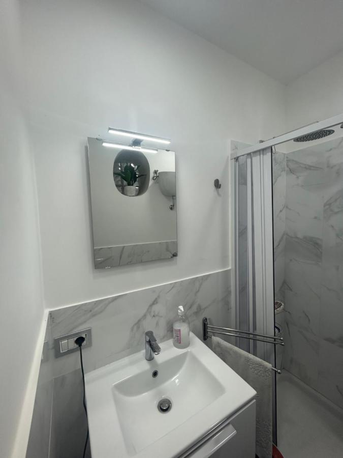 Casa Vacanze Qs 10 Apartment Naples Exterior photo